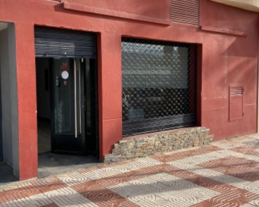 Local comercial en Carretera de los motores – Aguadulce