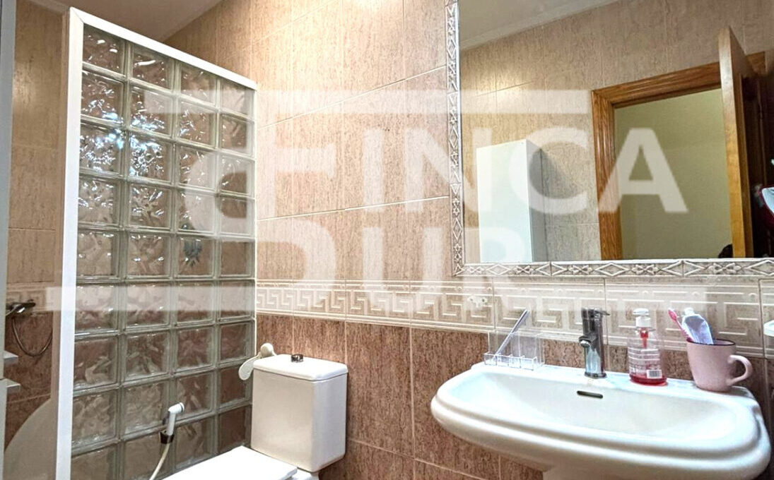 WhatsApp Image 2025-11-21 at 10.10.22 (1)